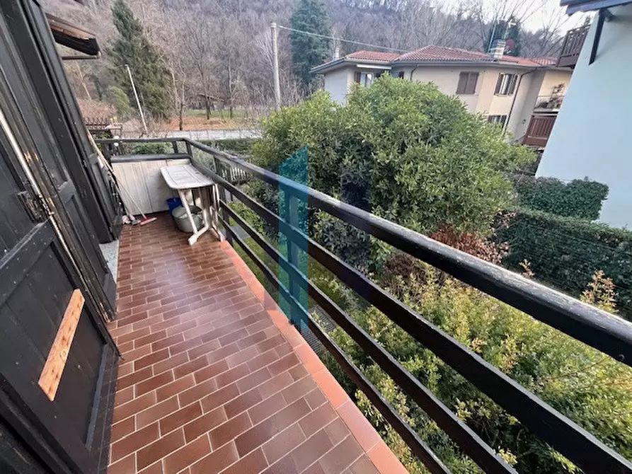 Immagine 15 di Appartamento in vendita  in Via delle Carpiane a Mozzo