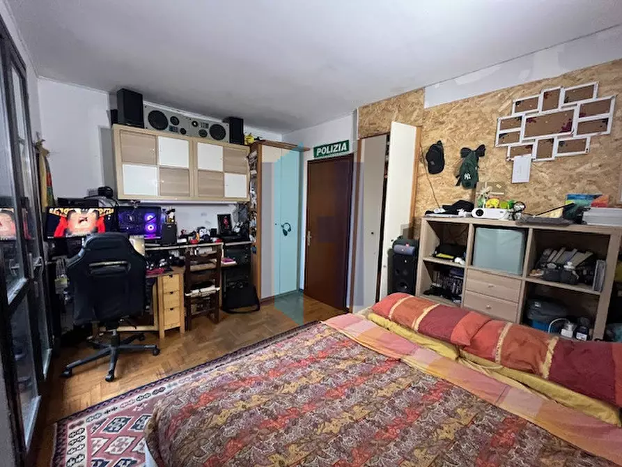 Immagine 19 di Appartamento in vendita  in Via delle Carpiane a Mozzo