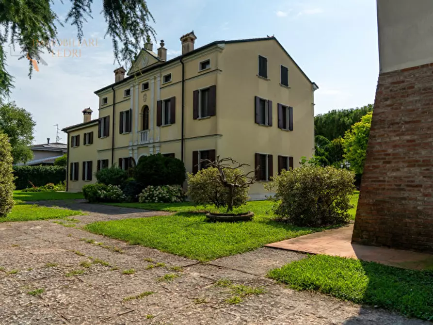 Immagine 2 di Villa in vendita  in Via Verga a San Giorgio Di Mantova