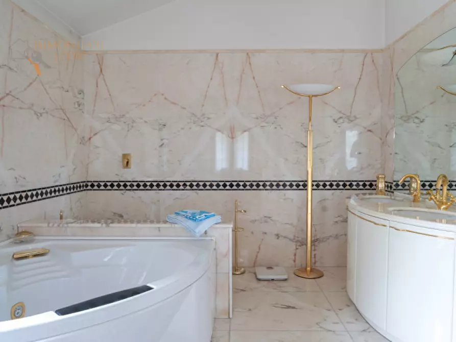 Immagine 38 di Villa in vendita  in Via Verga a San Giorgio Di Mantova