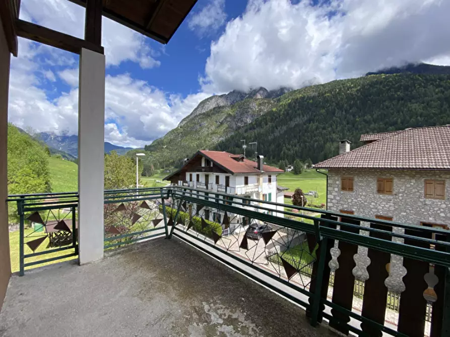 Immagine 3 di Appartamento in vendita  in Via Giovanni Da Rin Fioretto,20 a Vigo Di Cadore