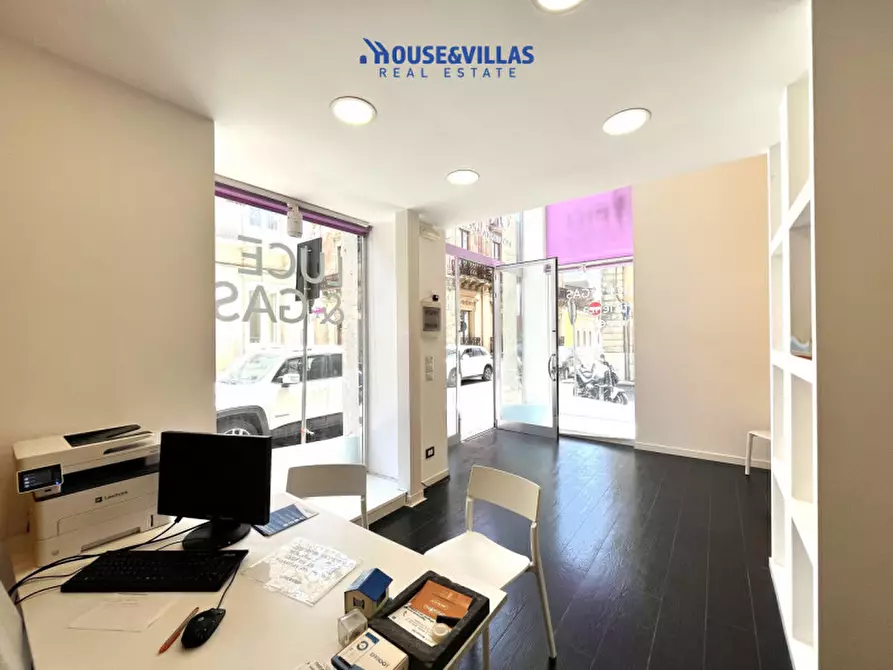 Immagine 1 di Negozio in affitto  in Via Roma a Avola