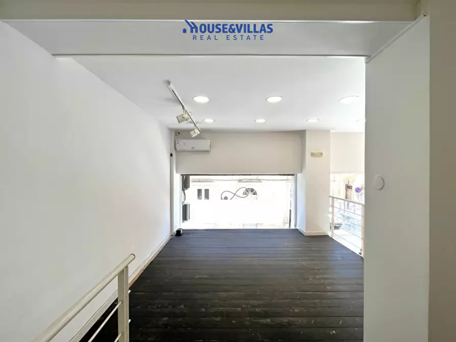 Immagine 9 di Negozio in affitto  in Via Roma a Avola