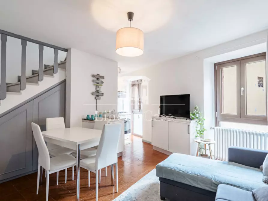 Immagine 2 di Appartamento in vendita  in Via teatro Vecchio a Salò