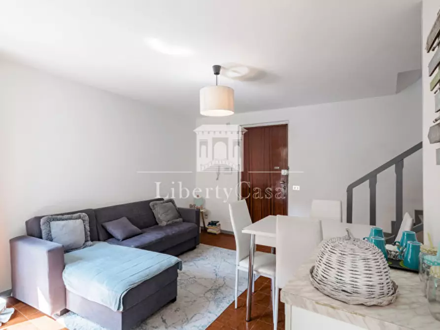 Immagine 4 di Appartamento in vendita  in Via teatro Vecchio a Salò