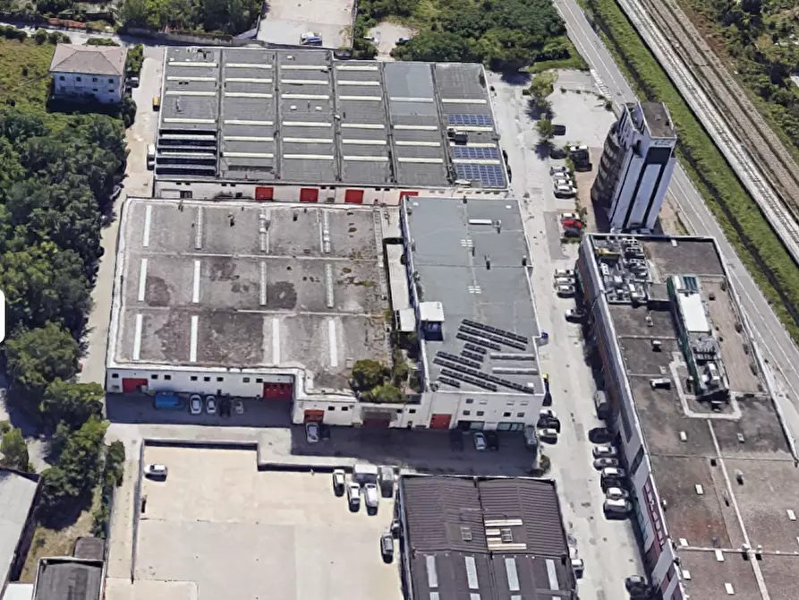 Immagine 1 di Capannone industriale in vendita  in Via Sestan a Trento