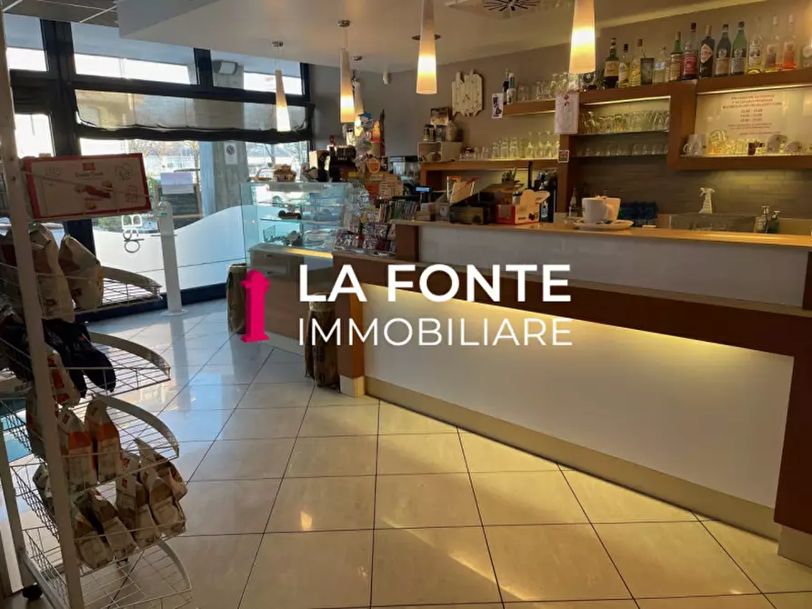 Immagine 1 di Attività commerciale in vendita  in Nona Strada a Padova