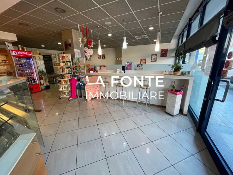 Immagine 2 di Attività commerciale in vendita  in Nona Strada a Padova