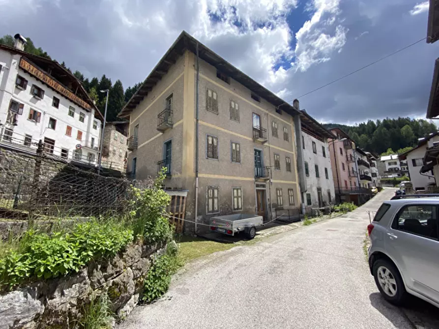 Immagine 1 di Palazzo in vendita  in Via Borgo Da Rin di sotto,1 a Vigo Di Cadore