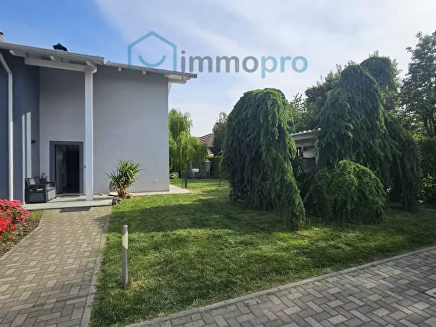 Immagine 2 di Villa in vendita  a Rivarolo Canavese
