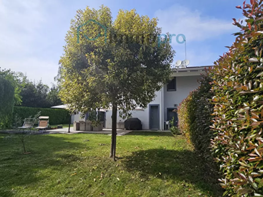 Immagine 10 di Villa in vendita  a Rivarolo Canavese