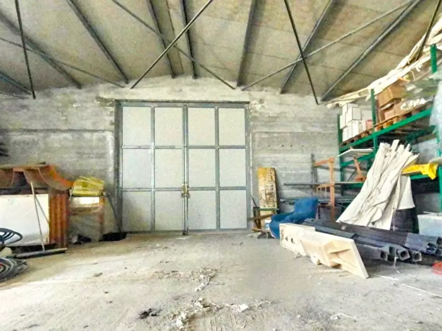 Immagine 4 di Magazzino in vendita  in Contrada Moschetta, N. Snc a Locri