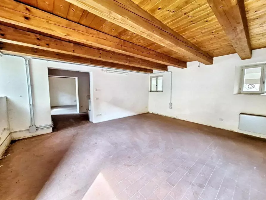 Immagine 1 di Negozio in vendita  in via XV Settembre, N. 16 a Jesi