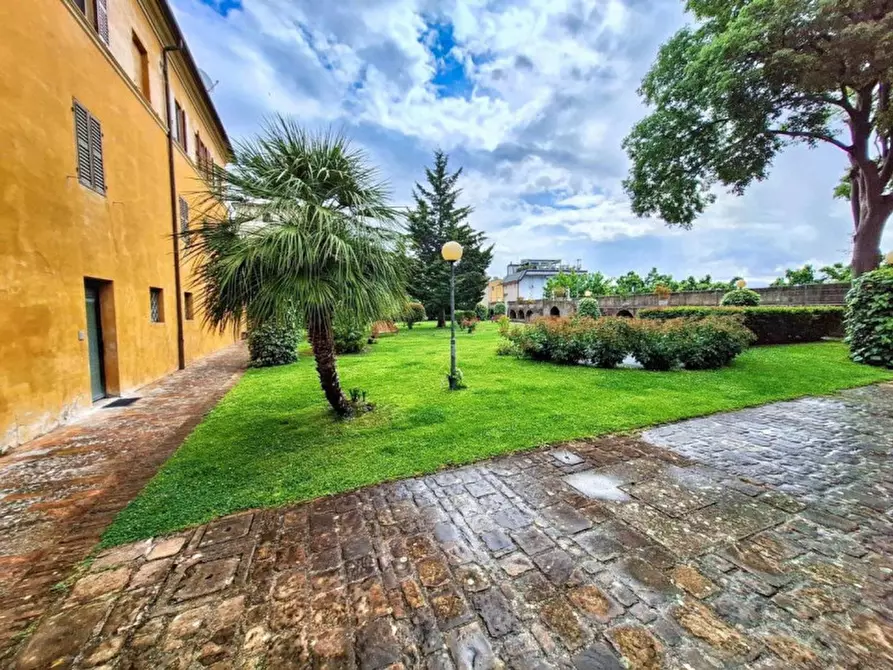 Immagine 11 di Negozio in vendita  in via XV Settembre, N. 16 a Jesi