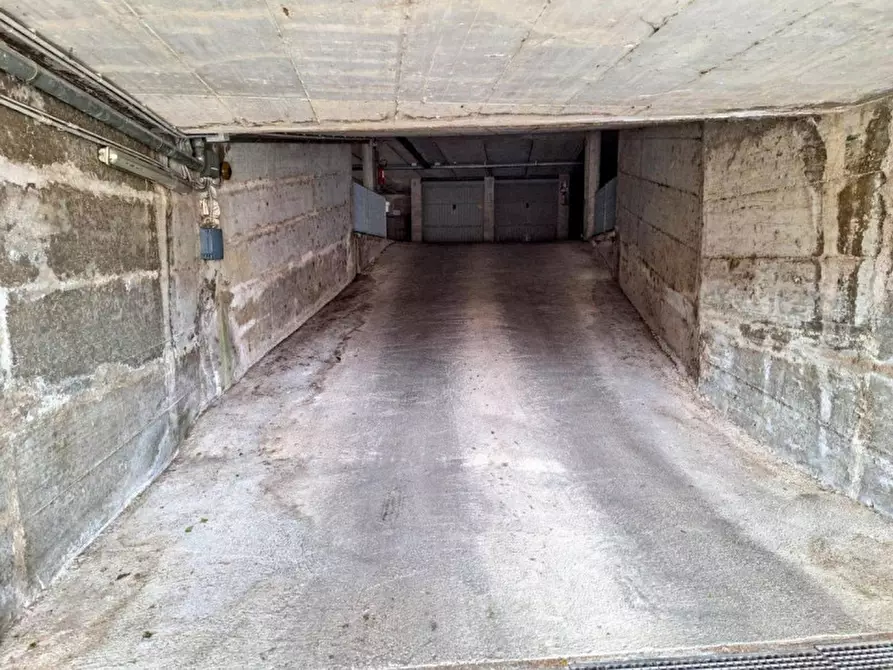 Immagine 15 di Negozio in vendita  in via XV Settembre, N. 16 a Jesi