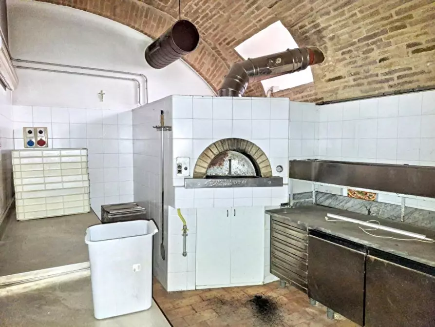 Immagine 6 di Attività commerciale in vendita  in via Mura Orientali, N. 3 a Jesi