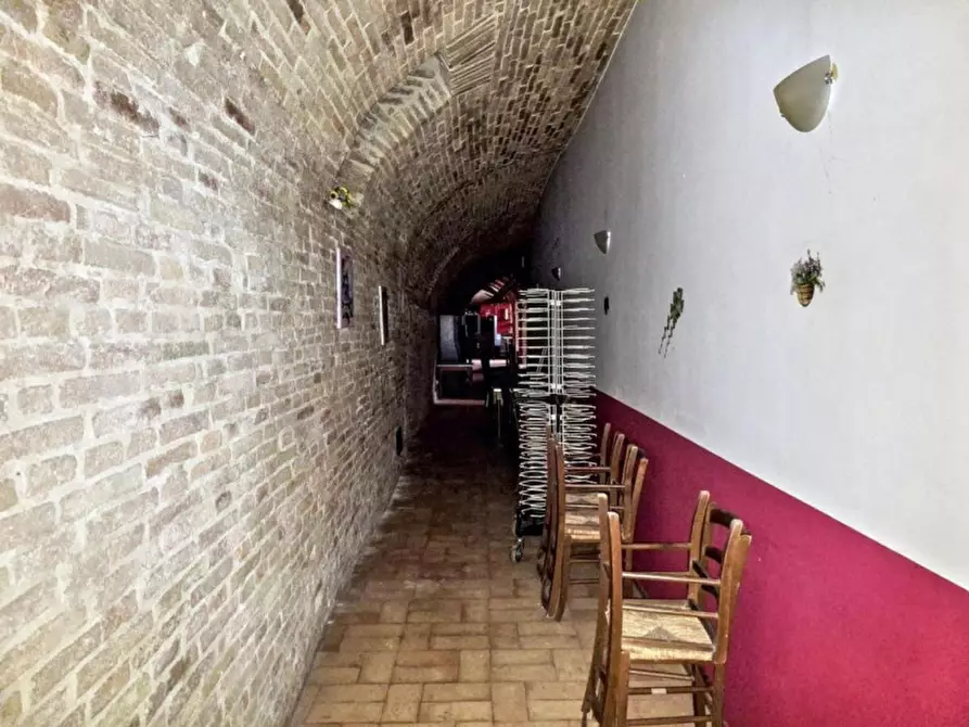 Immagine 10 di Attività commerciale in vendita  in via Mura Orientali, N. 3 a Jesi