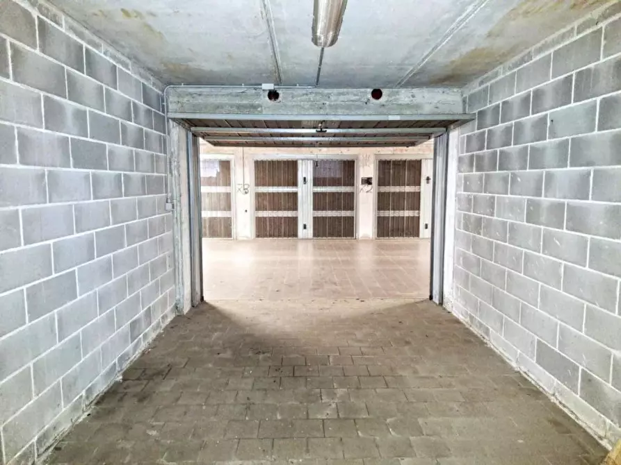 Immagine 17 di Posto auto in vendita  in via Anconetani, N. 2 a Jesi