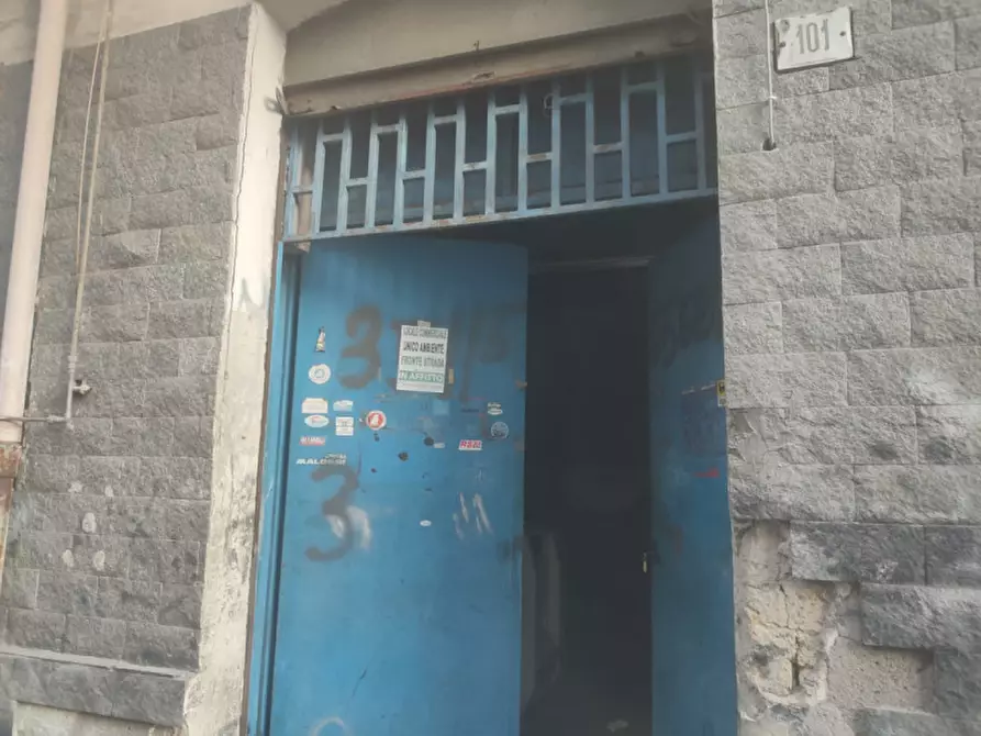 Immagine 5 di Negozio in affitto  in Via Parma a Napoli