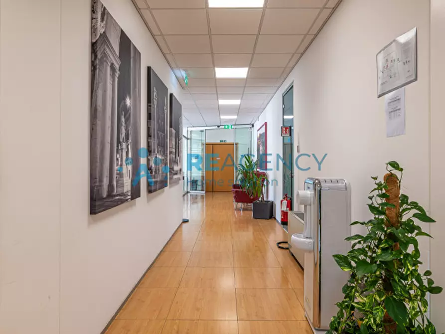 Immagine 8 di Ufficio in affitto  in via dell'edilizia 19 a Vicenza