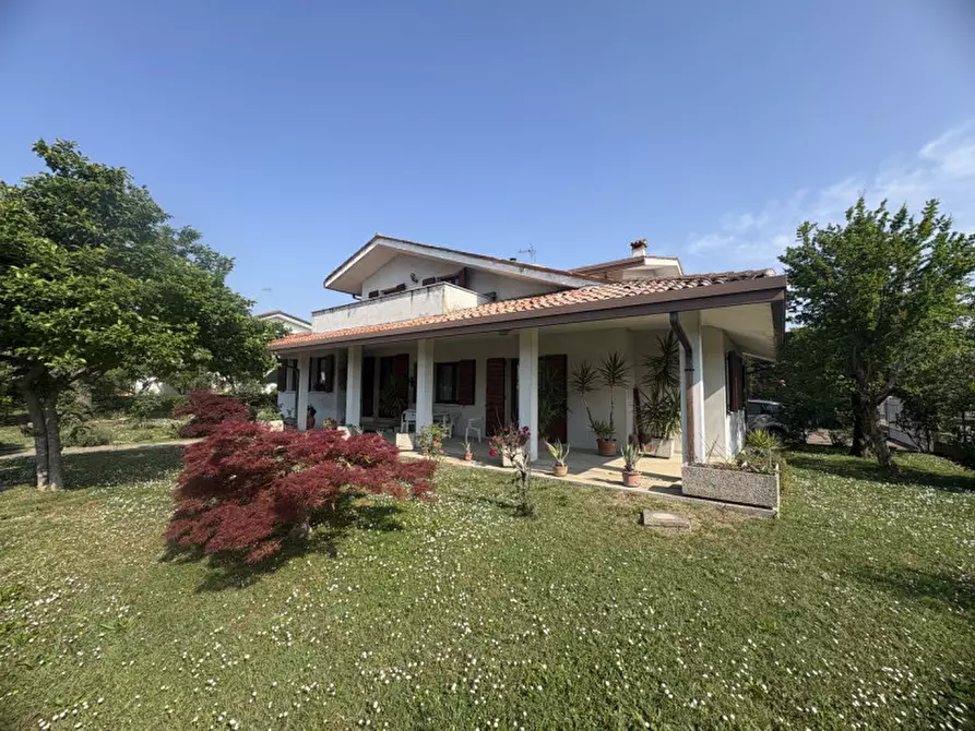 Immagine 1 di Casa indipendente in vendita  in Via Miramonti a Torreglia
