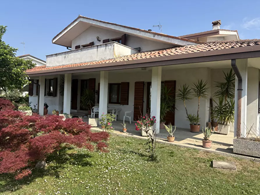 Immagine 2 di Casa indipendente in vendita  in Via Miramonti a Torreglia