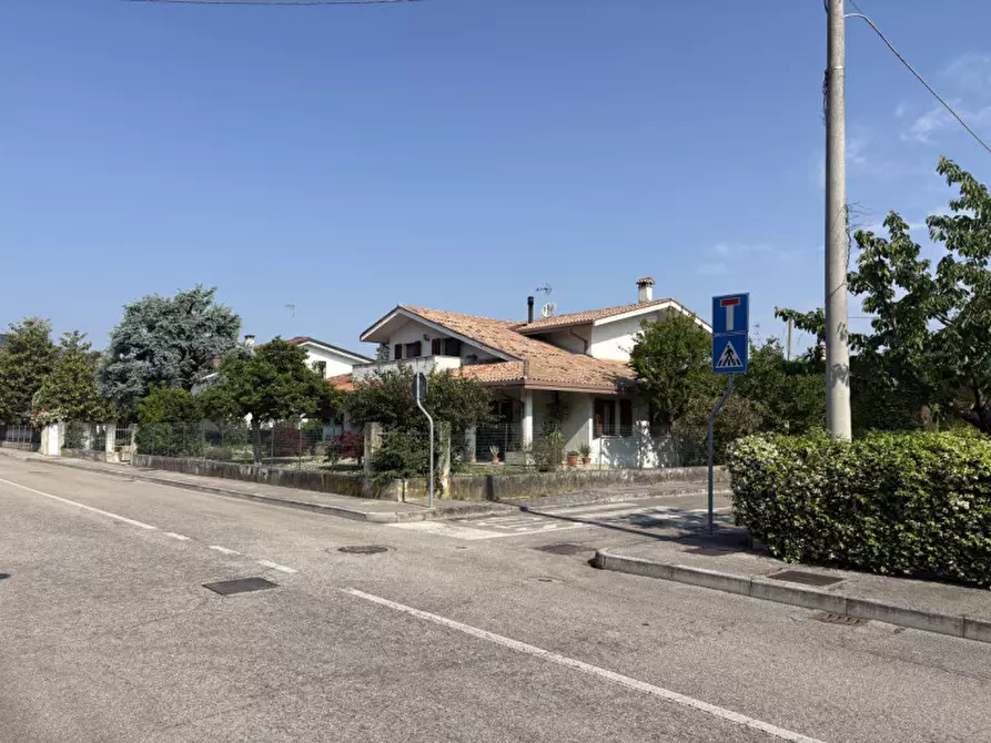 Immagine 8 di Casa indipendente in vendita  in Via Miramonti a Torreglia