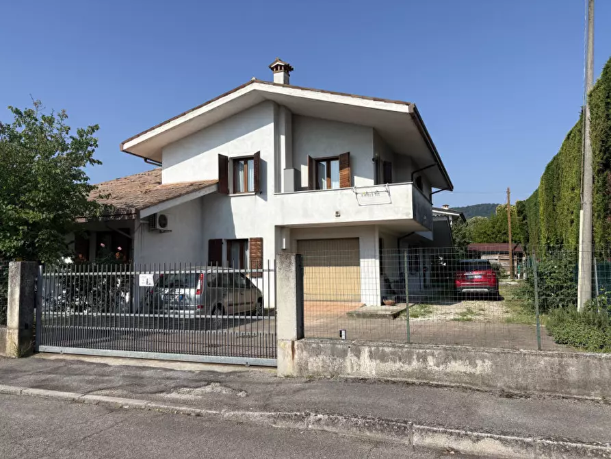 Immagine 10 di Casa indipendente in vendita  in Via Miramonti a Torreglia