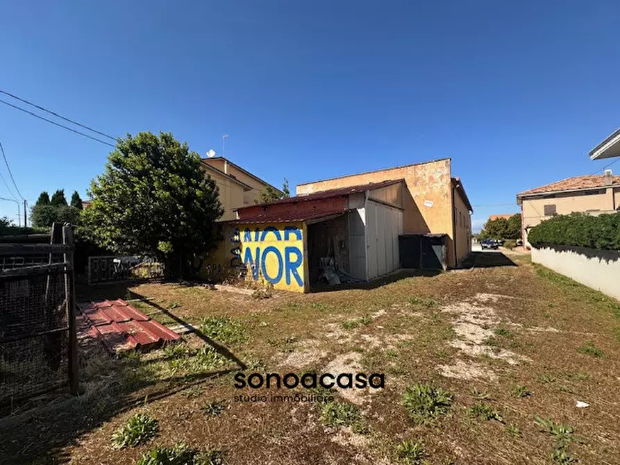 Immagine 7 di Casa indipendente in vendita  in Via Lago di Nemi 244 a Fano