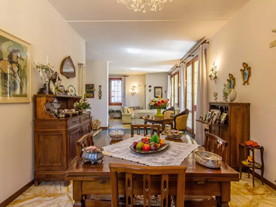 Immagine 8 di Villa in vendita  in Via Ugo Foscolo a Vicenza