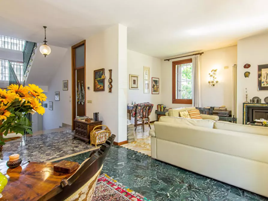 Immagine 11 di Villa in vendita  in Via Ugo Foscolo a Vicenza