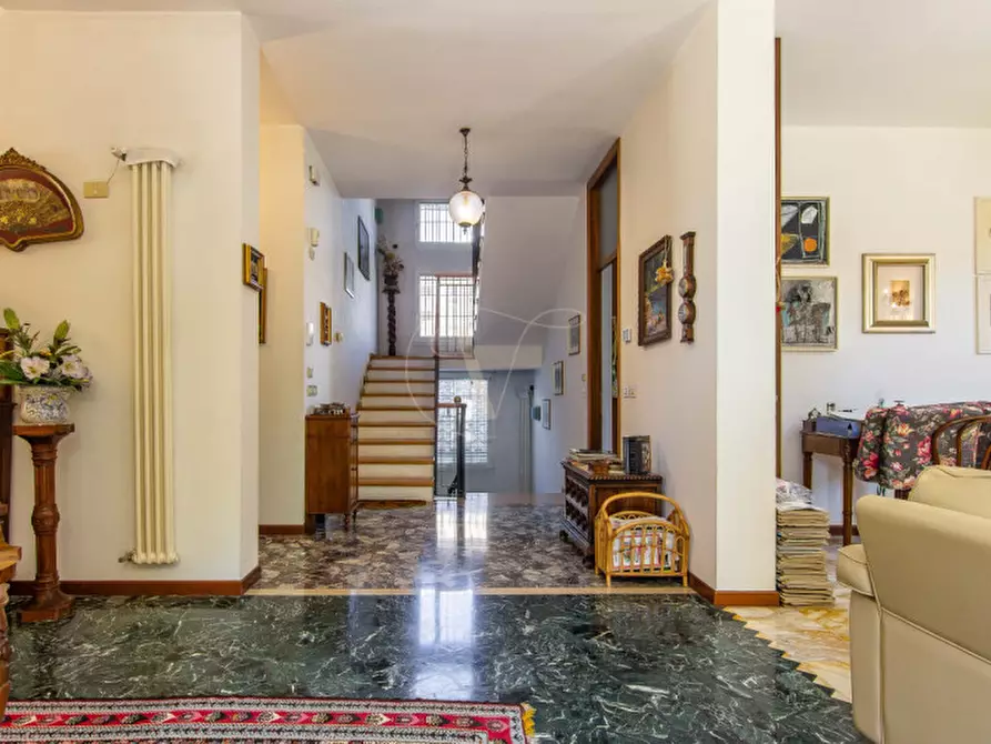 Immagine 12 di Villa in vendita  in Via Ugo Foscolo a Vicenza