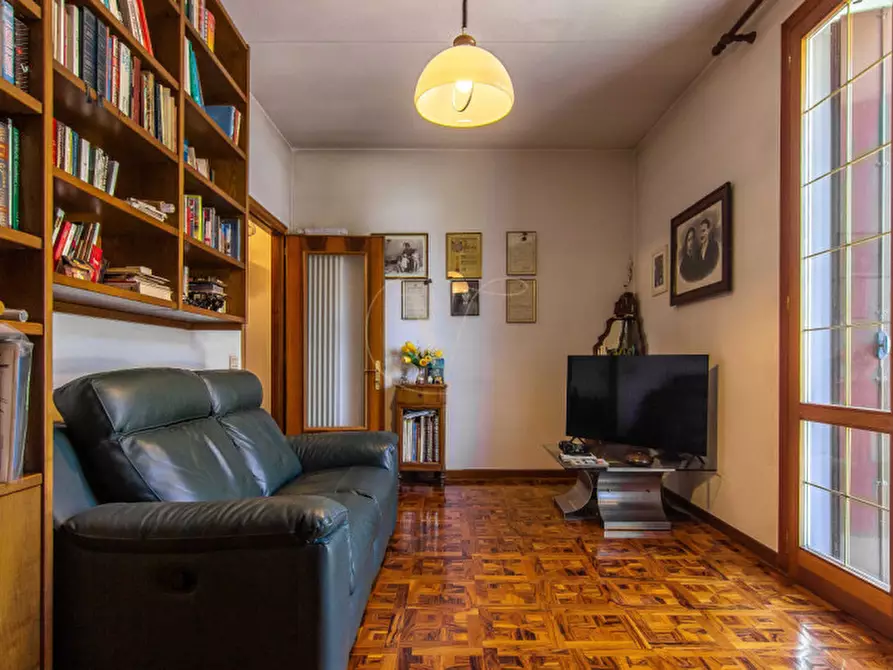 Immagine 16 di Villa in vendita  in Via Ugo Foscolo a Vicenza