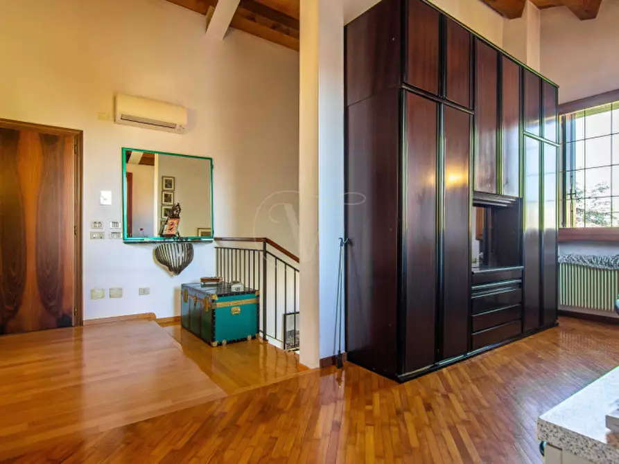 Immagine 21 di Villa in vendita  in Via Ugo Foscolo a Vicenza