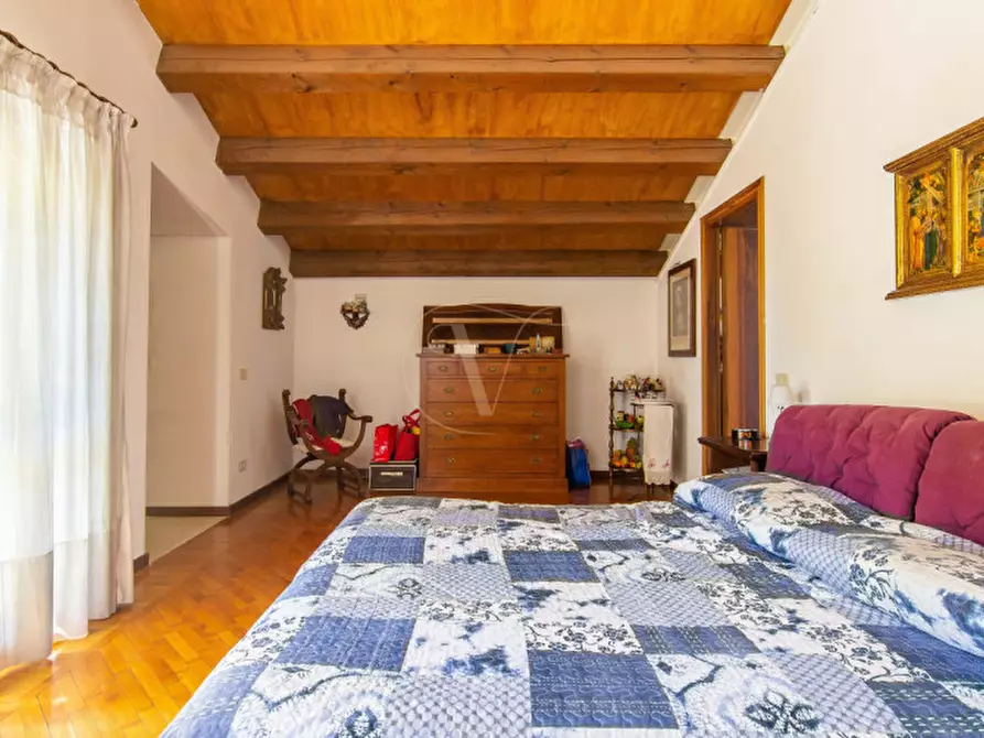 Immagine 27 di Villa in vendita  in Via Ugo Foscolo a Vicenza