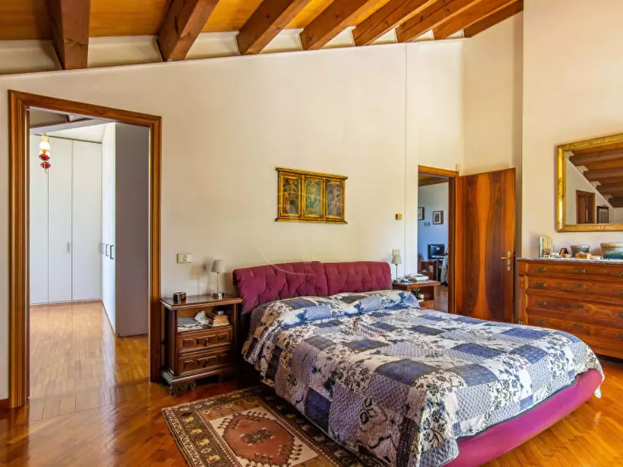 Immagine 28 di Villa in vendita  in Via Ugo Foscolo a Vicenza