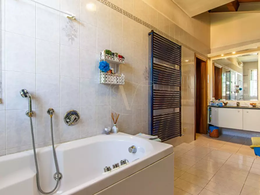 Immagine 30 di Villa in vendita  in Via Ugo Foscolo a Vicenza