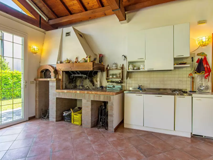 Immagine 34 di Villa in vendita  in Via Ugo Foscolo a Vicenza