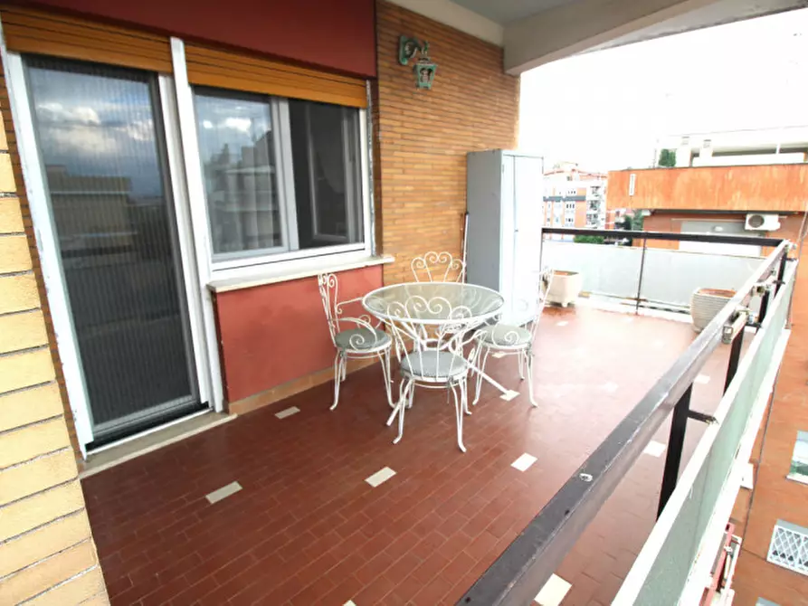 Immagine 2 di Appartamento in vendita  in Via Leopoldo Ruspoli a Roma