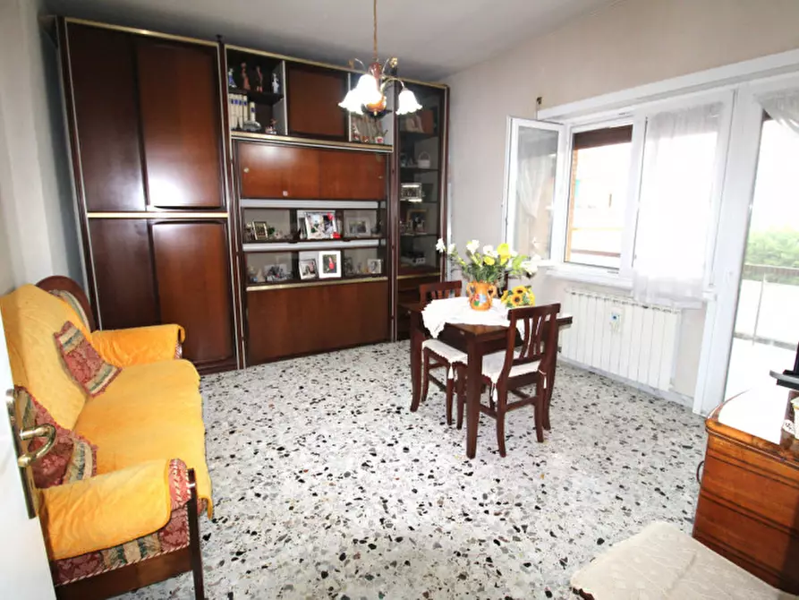 Immagine 5 di Appartamento in vendita  in Via Leopoldo Ruspoli a Roma