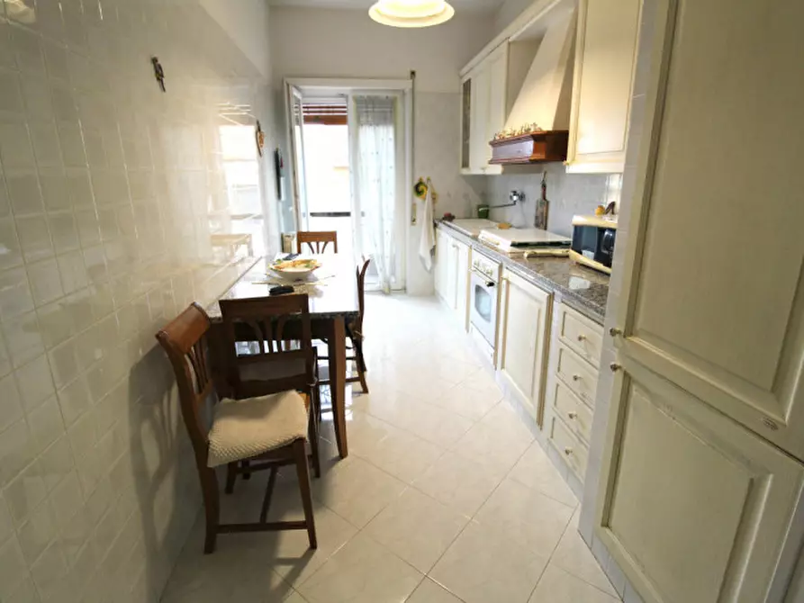 Immagine 12 di Appartamento in vendita  in Via Leopoldo Ruspoli a Roma