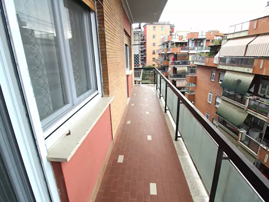 Immagine 19 di Appartamento in vendita  in Via Leopoldo Ruspoli a Roma