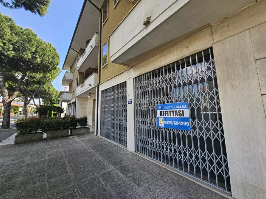 Immagine 1 di Negozio in affitto  in VIA MARTIRI DELLA LIBERTà a Este