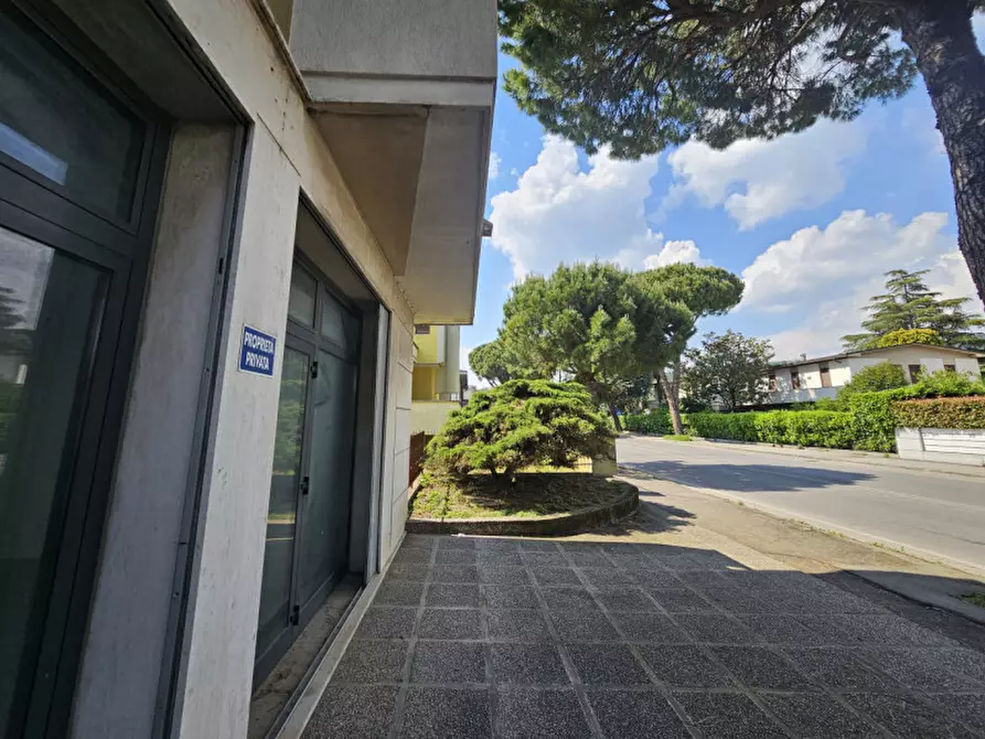 Immagine 11 di Negozio in affitto  in VIA MARTIRI DELLA LIBERTà a Este
