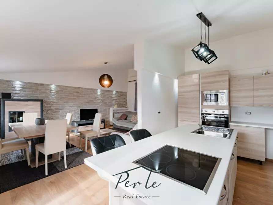 Immagine 1 di Attico in vendita  in Via Sebastiano Satta a Bosa