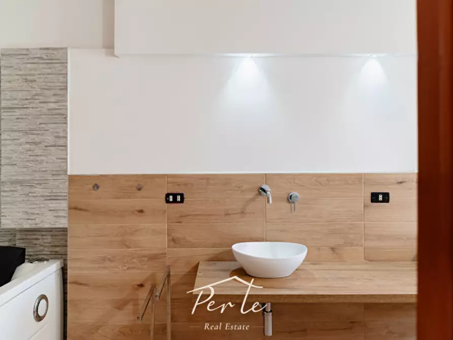 Immagine 30 di Attico in vendita  in Via Sebastiano Satta a Bosa