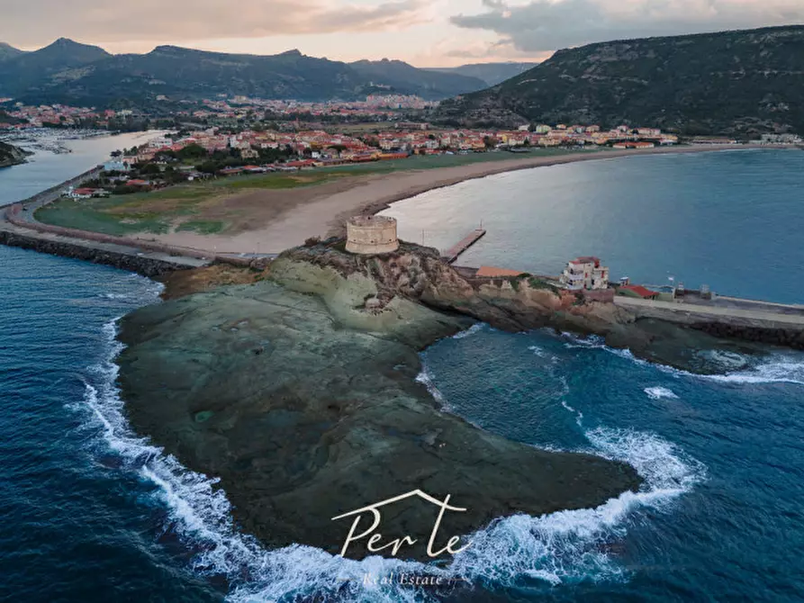 Immagine 43 di Attico in vendita  in Via Sebastiano Satta a Bosa