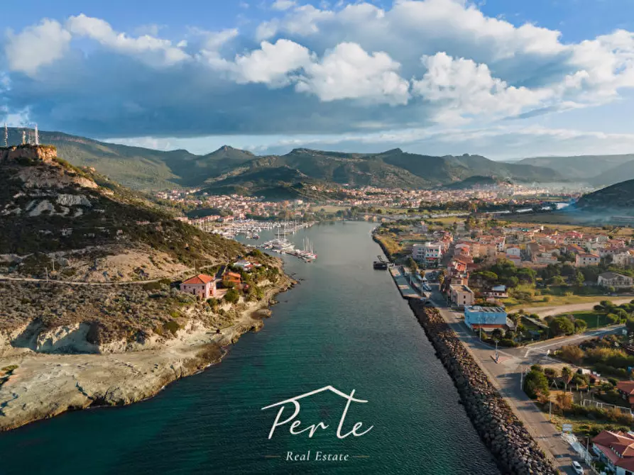 Immagine 44 di Attico in vendita  in Via Sebastiano Satta a Bosa