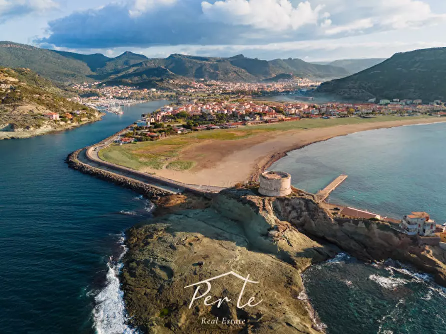 Immagine 45 di Attico in vendita  in Via Sebastiano Satta a Bosa