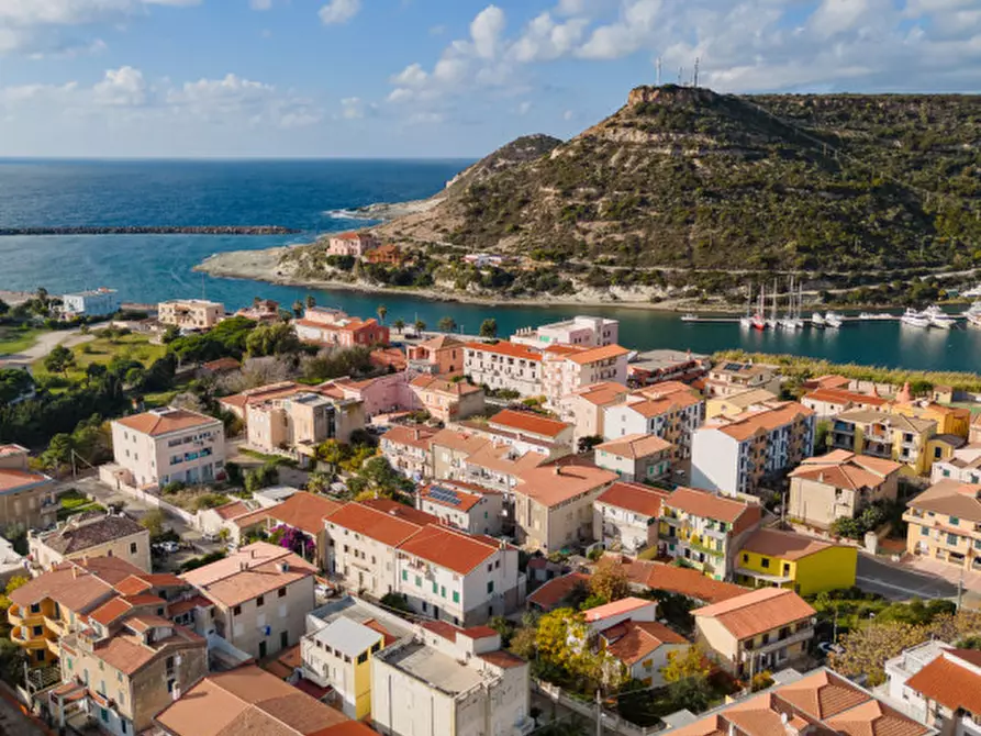 Immagine 48 di Attico in vendita  in Via Sebastiano Satta a Bosa